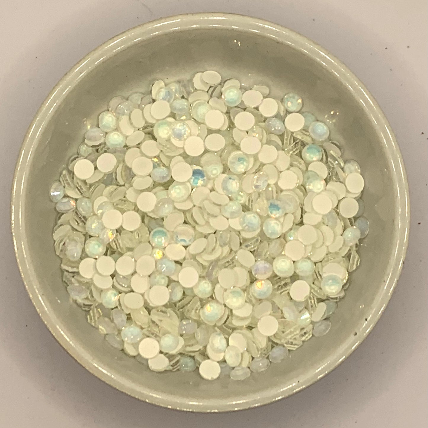 Mocha Opal White - MO1