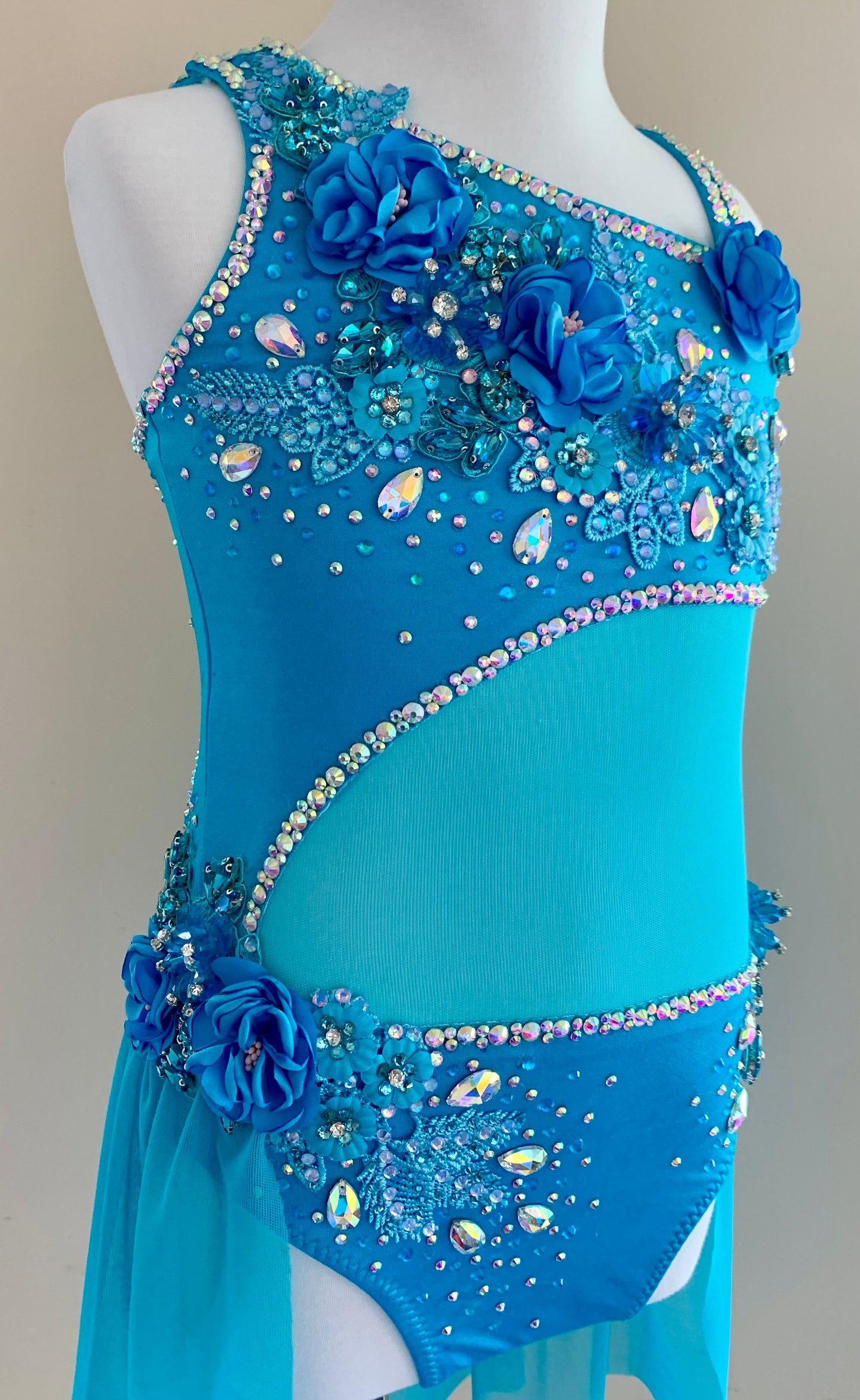 Turquoise Lyrical Size 8