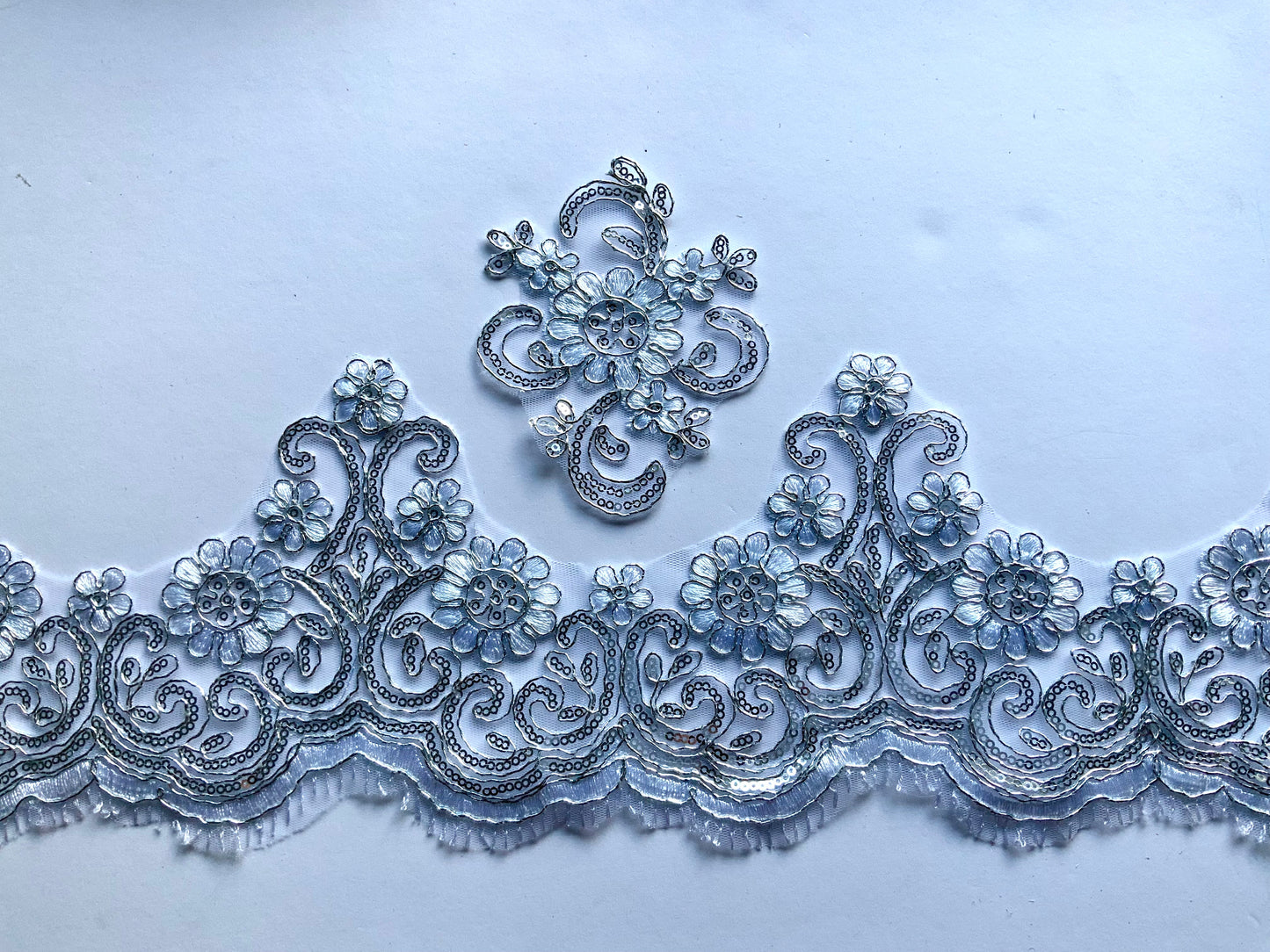 Lily Lace Border Trim- Silver and White