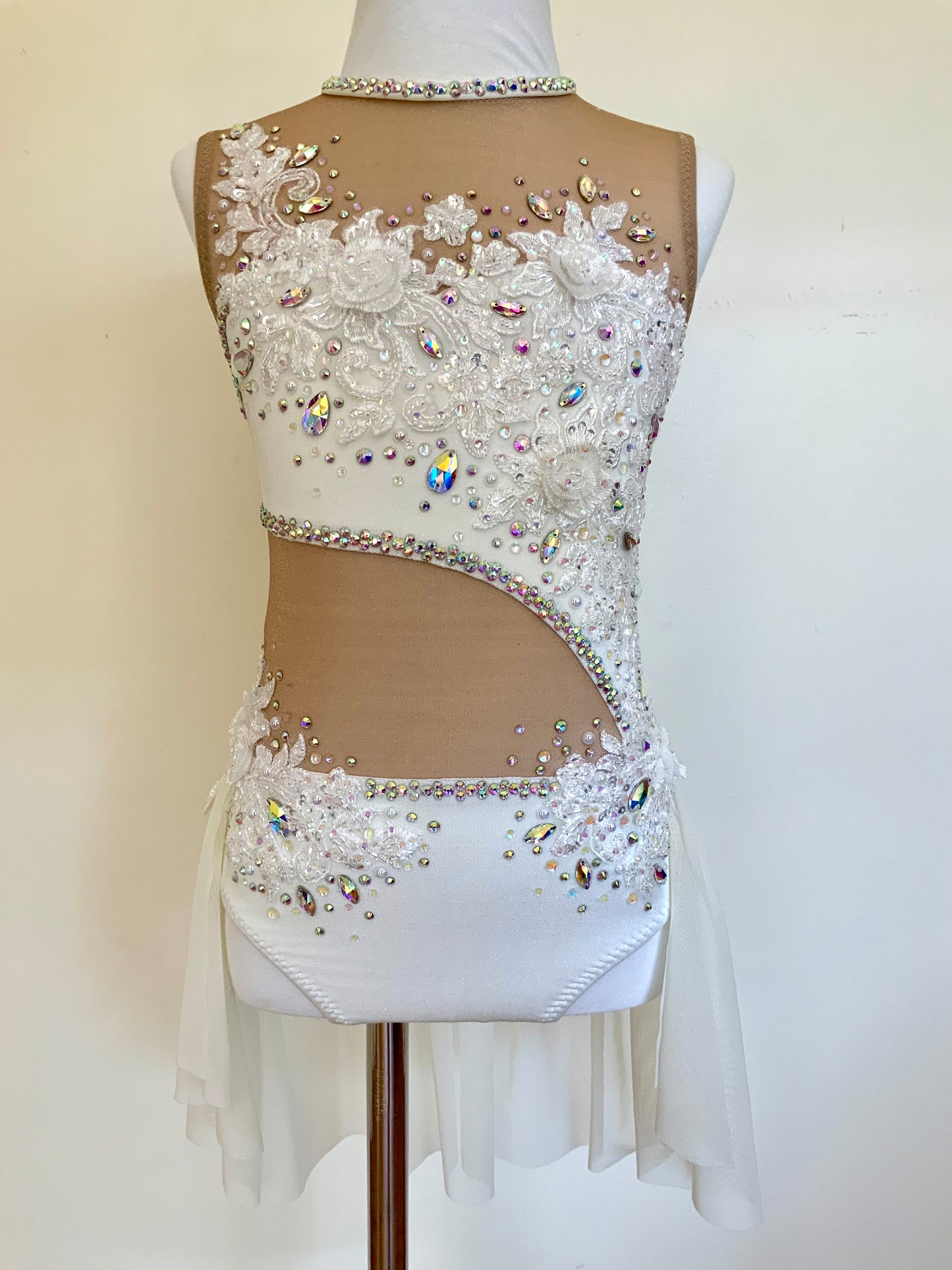 White Lyrical Size 6