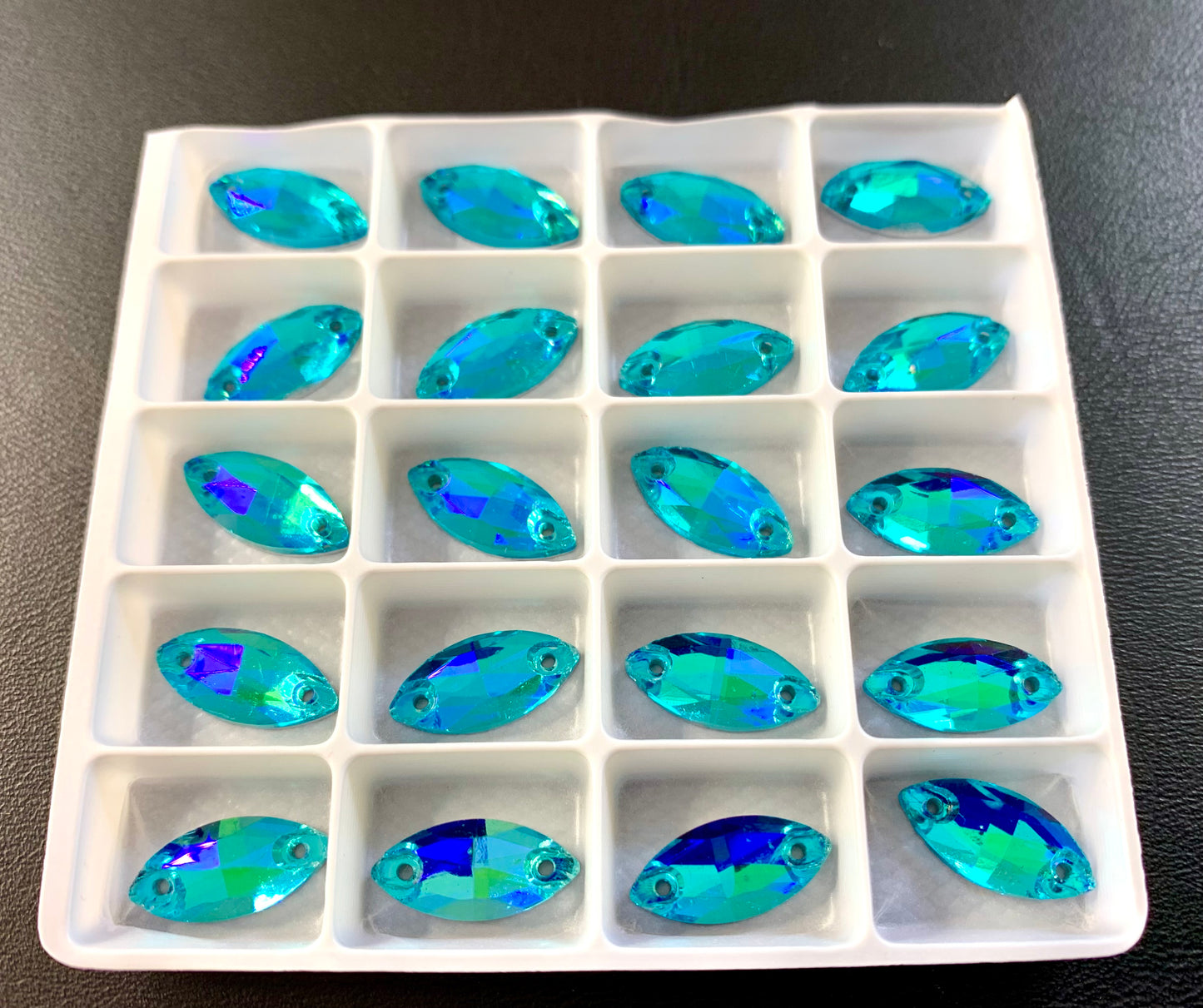 AAA Small Navette- Aquamarine AB