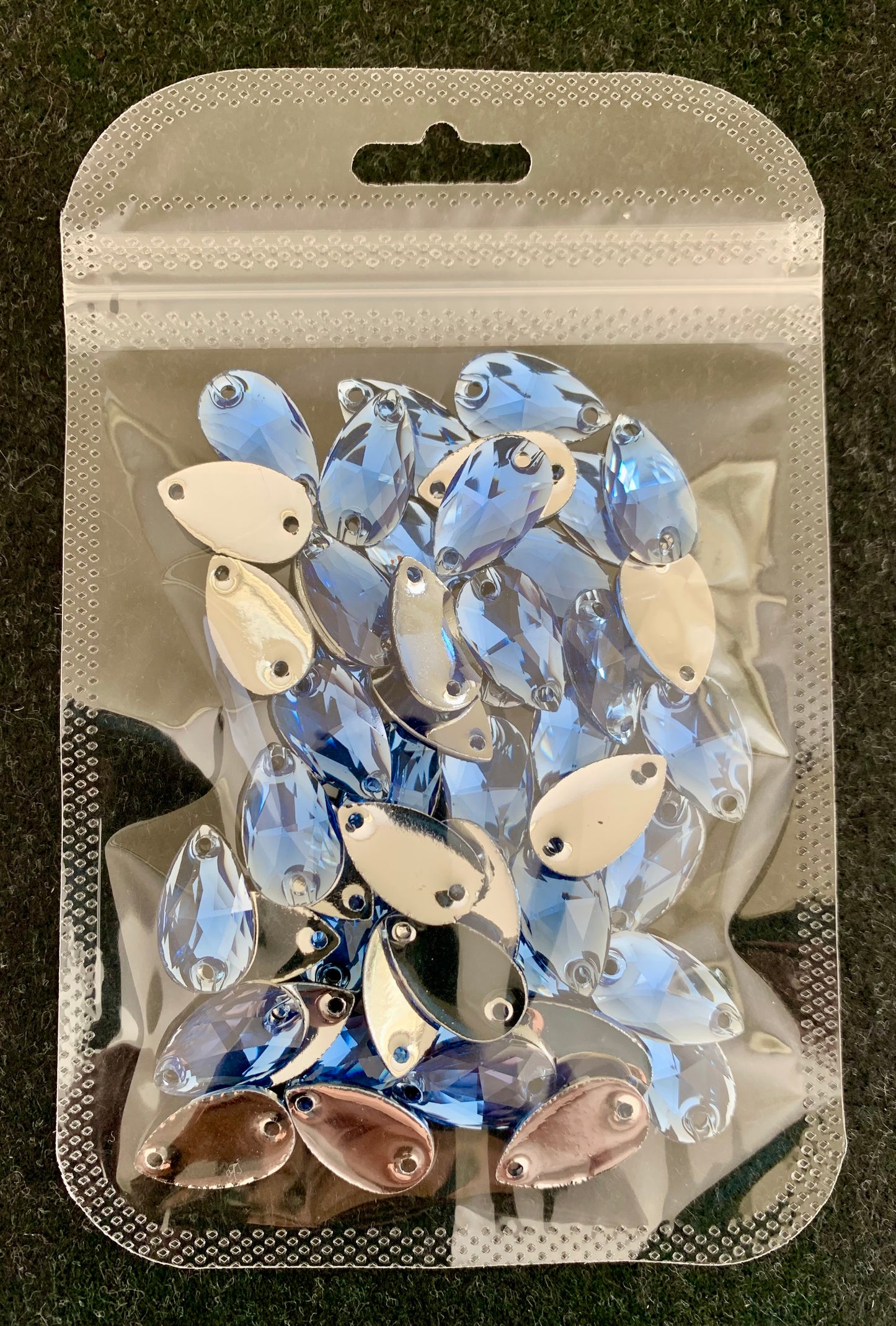 Teardrop Acrylic Sew On - light Sapphire