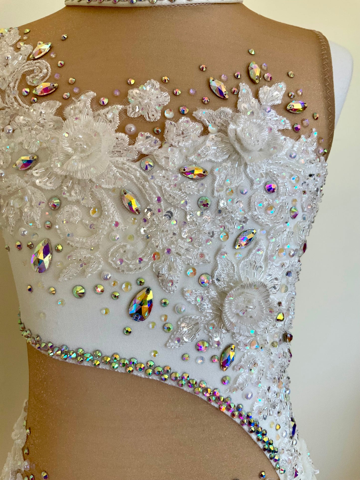 White Lyrical Size 6