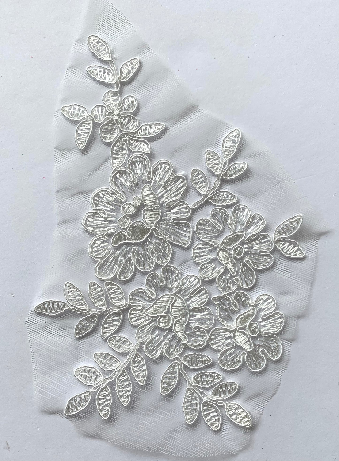 White Flower Applique #8 - LA#38