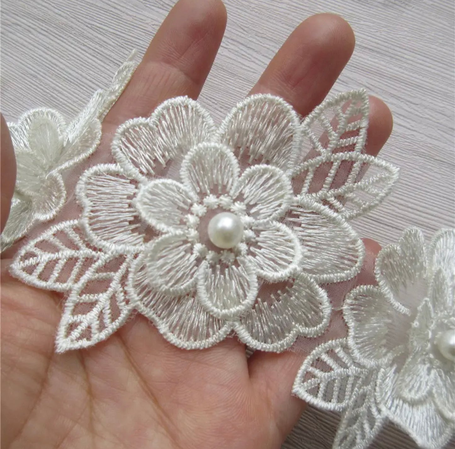 Pearl Flower Trim - 8 Colours