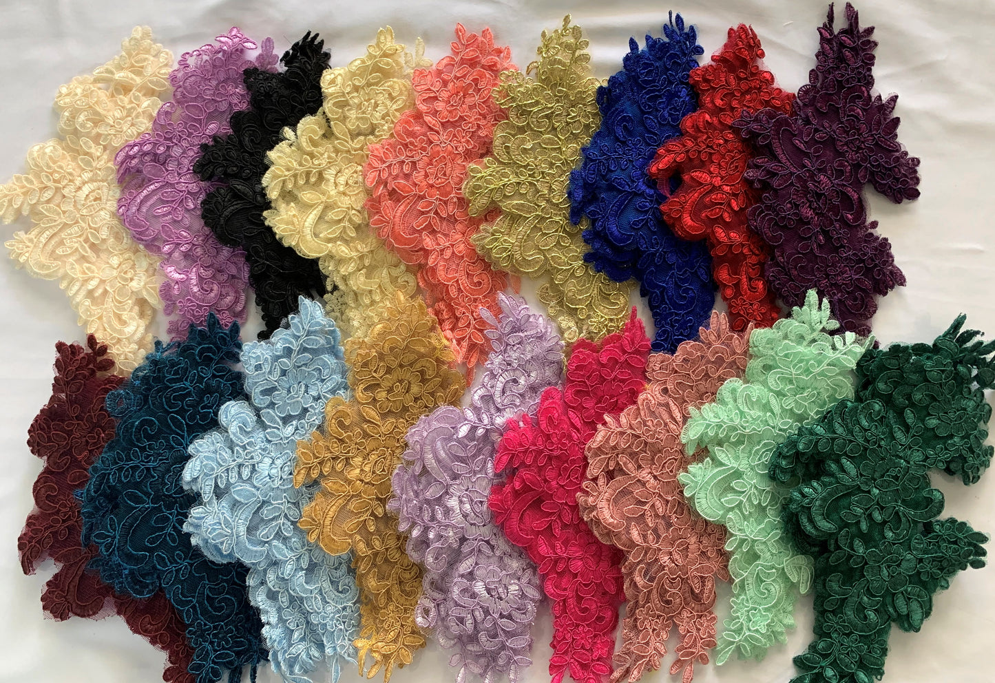 Medium Lace Applique - LA#1 - 30 Colours