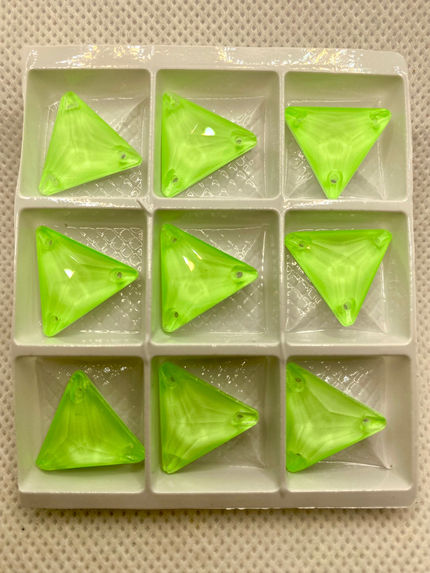 K9 Neon Green Triangle 16 mm