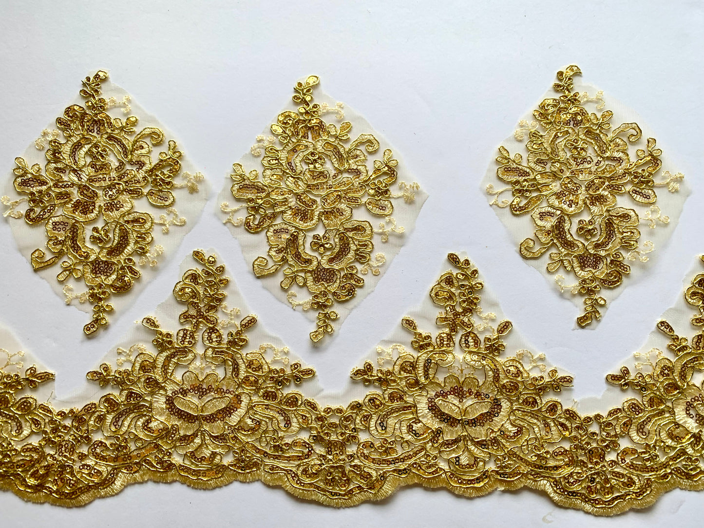 Royal Lace Border - Gold