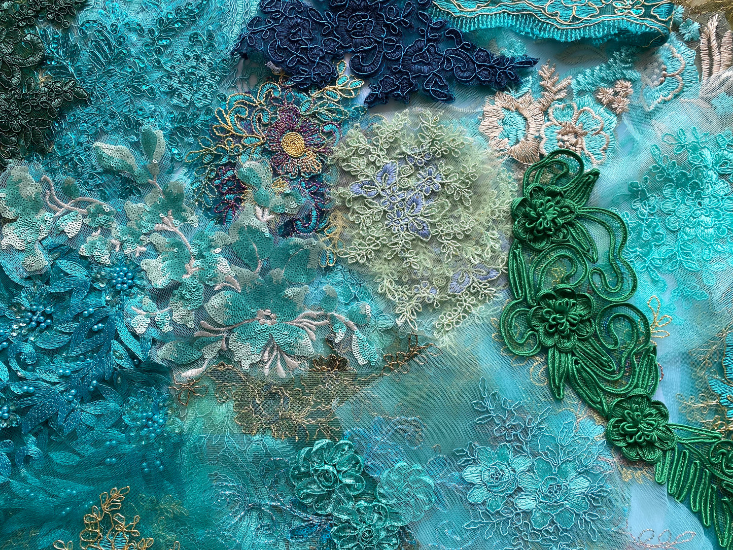 Lace Remnants -Dark Green Mix