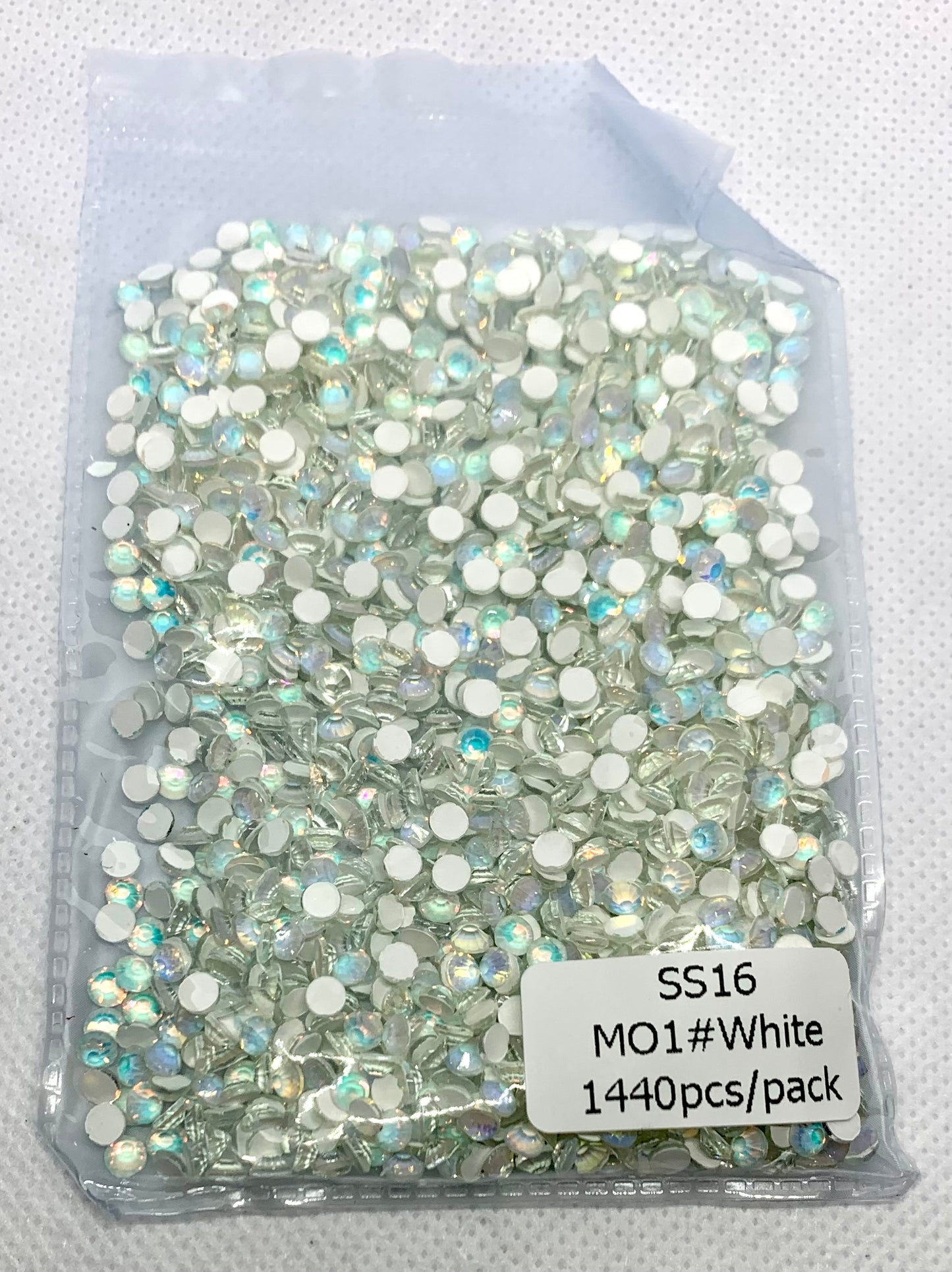 Mocha Opal White - MO1