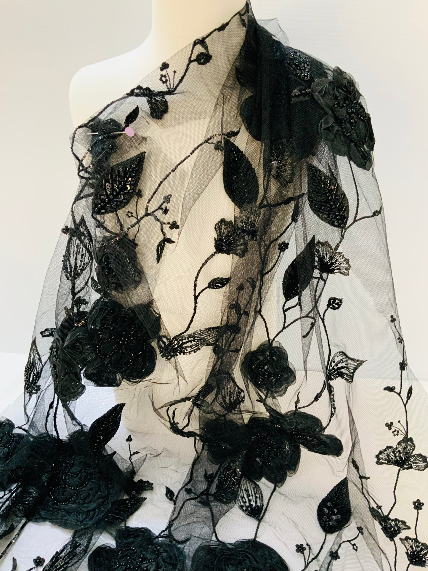 Large Roses -Black