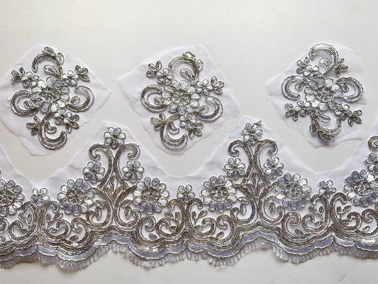 Lily Lace Border - Silver and White