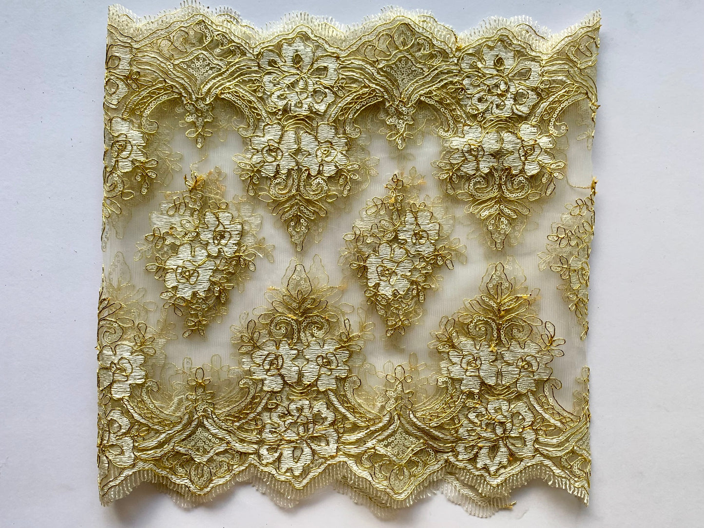 Emma Lace Border - Ivory and Gold