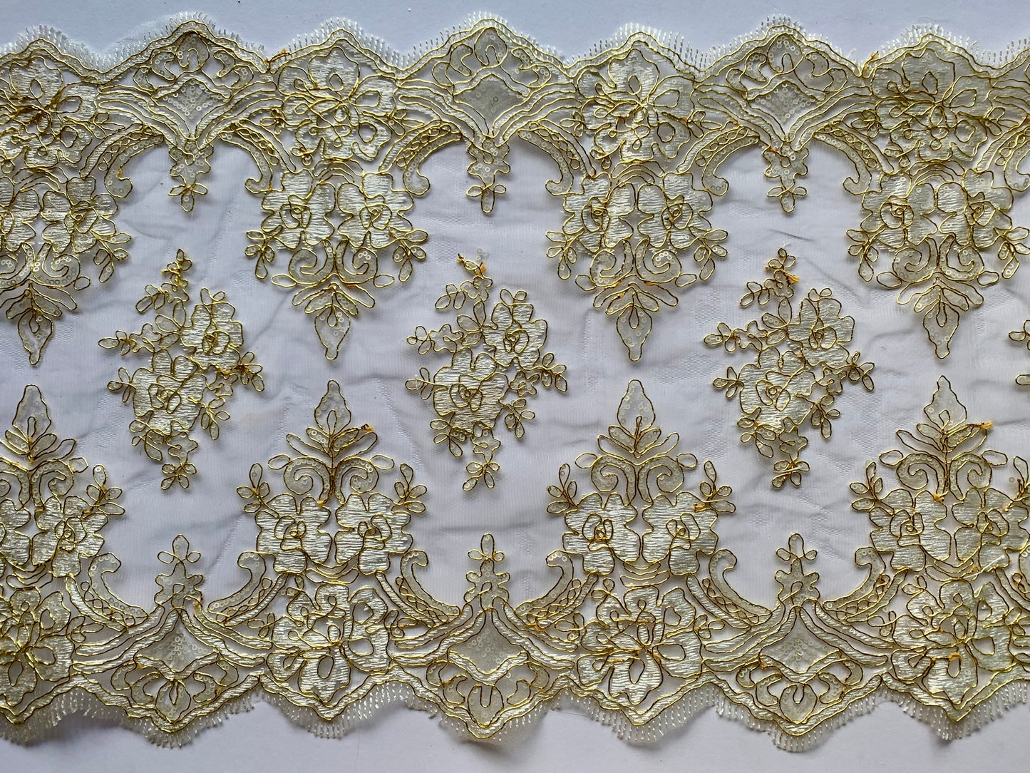 Emma Lace Border - Ivory and Gold